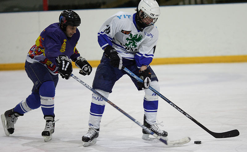 Käkä hamuaa kiekkoa!