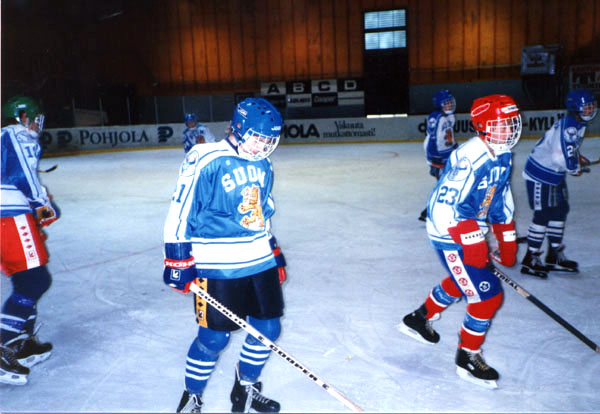 Kari on p��ssyt kokeilemaan Vierum�en hallin j��t� 80 -luvun alussa!