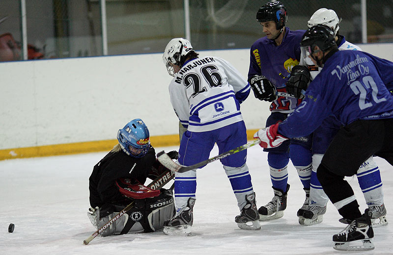 Noora hoitelee Harjusen yrityksen!