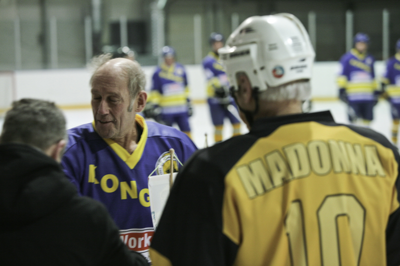 Tapio Uponen ja Veijo Hakala alkuseremonioissa.