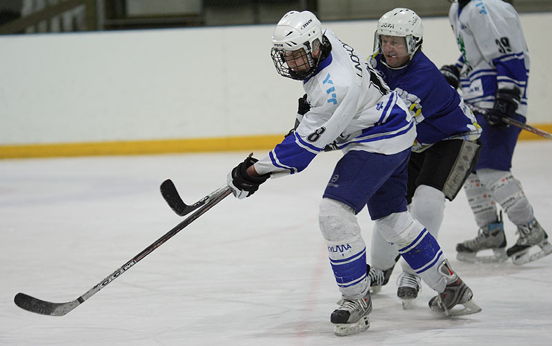 Jussi vääntää Roopen kanssa!