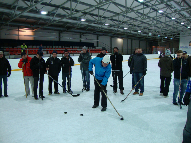 Senaattori Satonen neppailee!