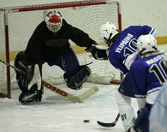 Heikkonen Hape torjuu!