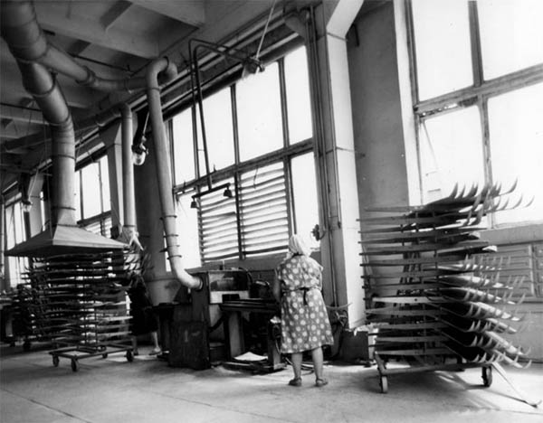 Helylan suksi ja mailatehtaan tuotantotiloja