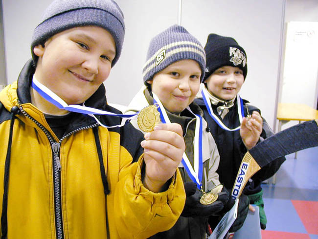 Voittajat suut muikeina!