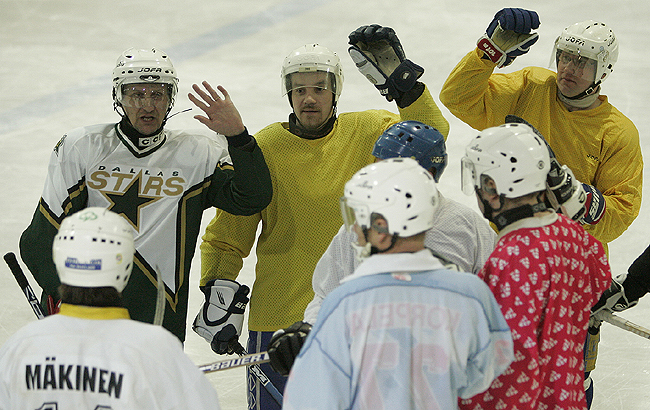 Ketjuja rustataan kasaan