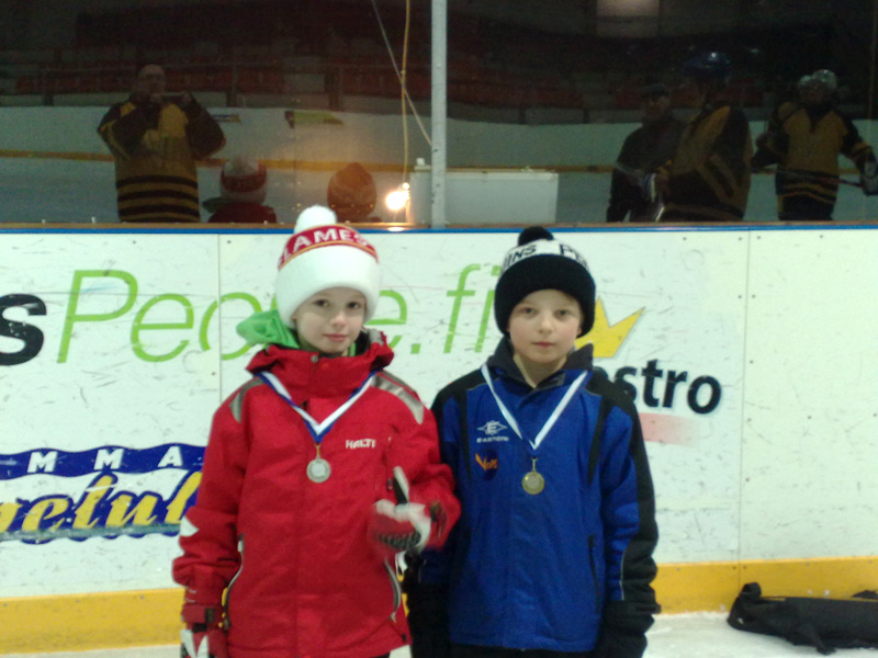 Juho Haapam�ki ja Arttu Lausniemi palkintojen jaossa!