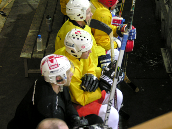 Naperoliigan miehet pois pahanteosta!