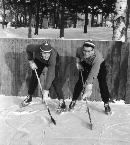 V�lim�en Ilkka ja Hakalan Matti kaverikuvassa!
