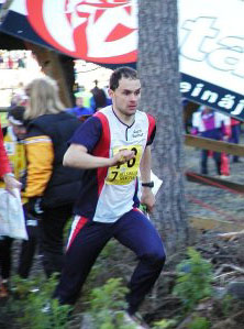 Mika porhaltaa Nikkari Jukolan ankkuriosuudelle Jurvassa 2001!