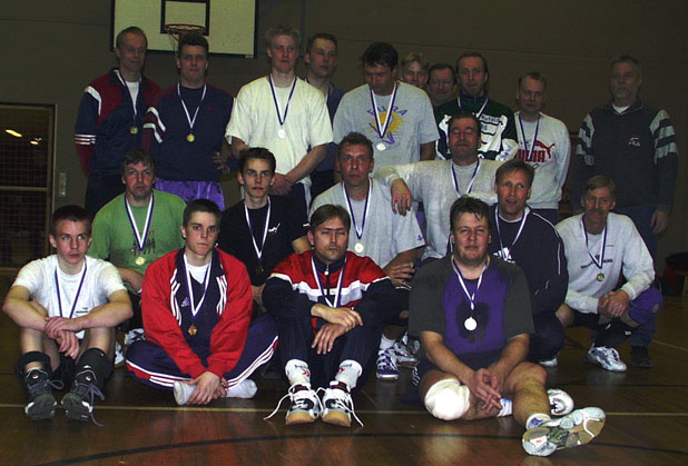 Pallotiimin ja Houhajärven pelurit yhteispotretissa!